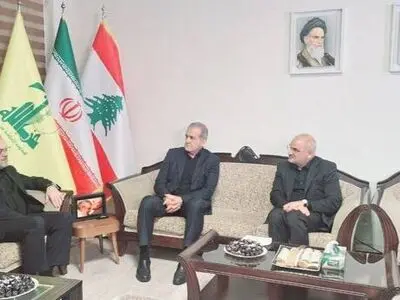 الرئيس الإيراني يزور مكتب حزب الله في طهران