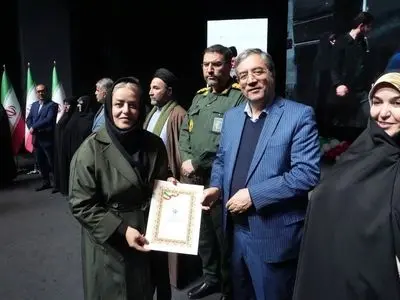 تجلیل از خبرنگار ایلنا به عنوان بانوی تأثیرگذار آذربایجان‌غربی