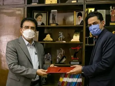 تقدیر از مدیر روابط‌عمومی اداره‌کل هنر‌های نمایشی در پایان مسئولیت