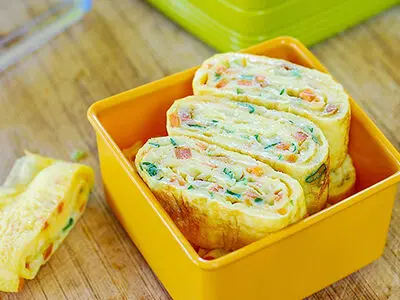 طرز تهیه رولت تخم مرغ و سبزیجات، طعمی جدید و عالی