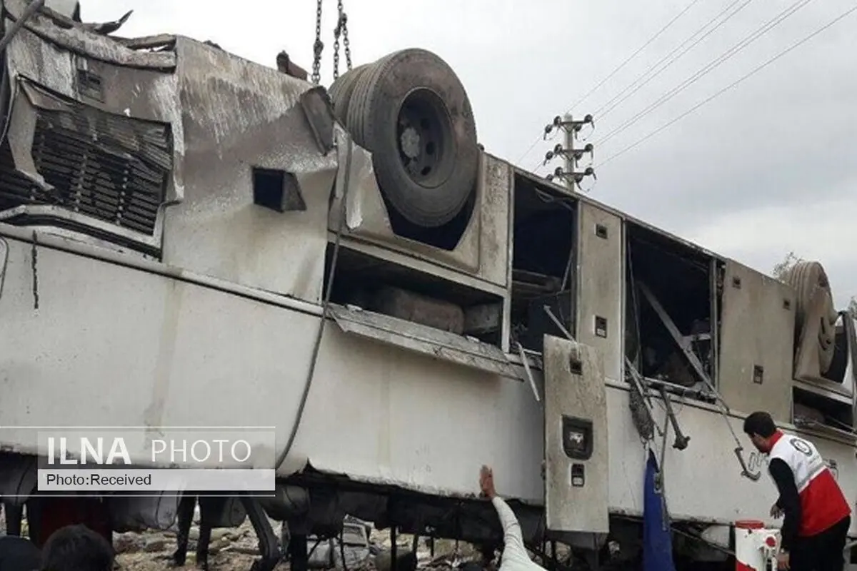واژگونی اتوبوس در آزادراه پیامبر اعظم (ص) ۱۰ مصدوم بر جای گذاشت