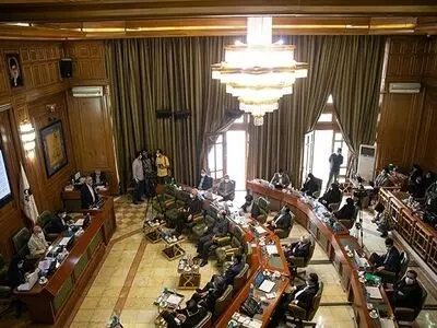 مهرماه امسال پل صراط شهرداری در حوزه اتوبوسرانی است/ چالش دسترسی اعضا به قراردادهای حمل‌ونقل عمومی