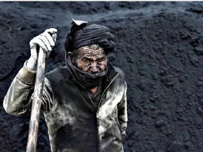 لزوم جلوگیری از بحران در تامین اجتماعی/ دولت و کارفرمایان بزرگ، پرداخت حق بیمه کارگران را به تعویق نیندازند