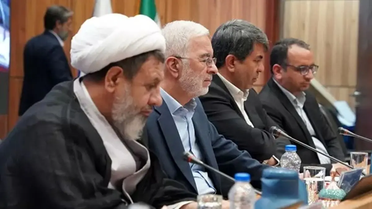 واحدهای تولیدی که به تملک بانکها درآمده نباید بلاتکلیف رها شوند