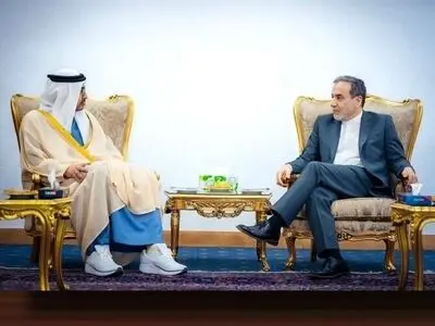 وزیر خارجه امارات با عراقچی دیدار و گفتگو کرد