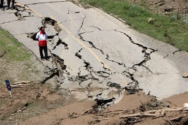 رانش کوه محور کوهستانی بخش کجور مازندران را مسدود کرد