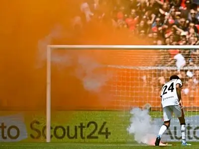 جنوا 1-2 میلان ؛ برد نفسگیر روسونری