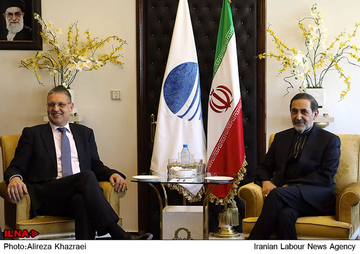درباره مسائل هستهای و بینالمللی گفتوگو کردیم