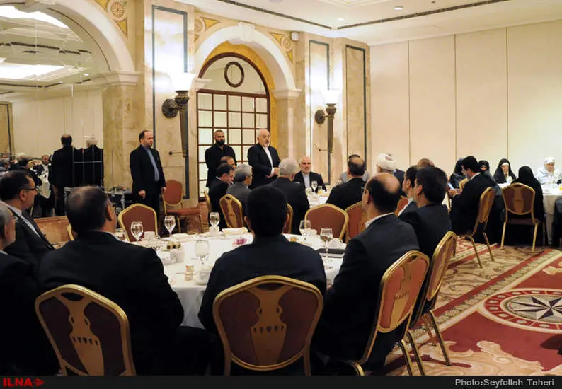 دیدار کارکنان و خانواده های ایرانی در بیروت با ظریف وزیر امور خارجه