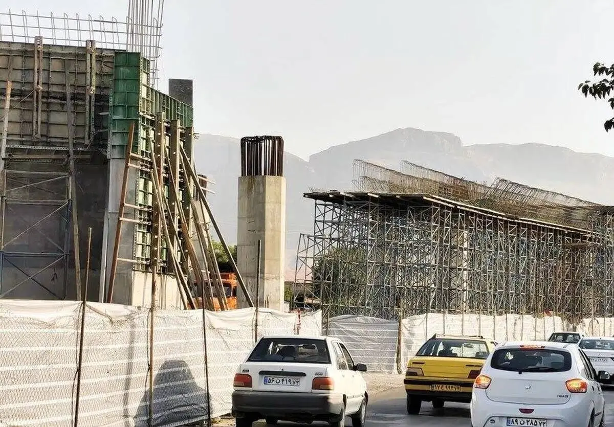 اخراج ۲۰نفر از کارگران پروژه روگذر نی‌ریز/ پیمانکار: اگر پروژه‌ها فعال شود، تعدیلی‌ها برمی‌گردند 
