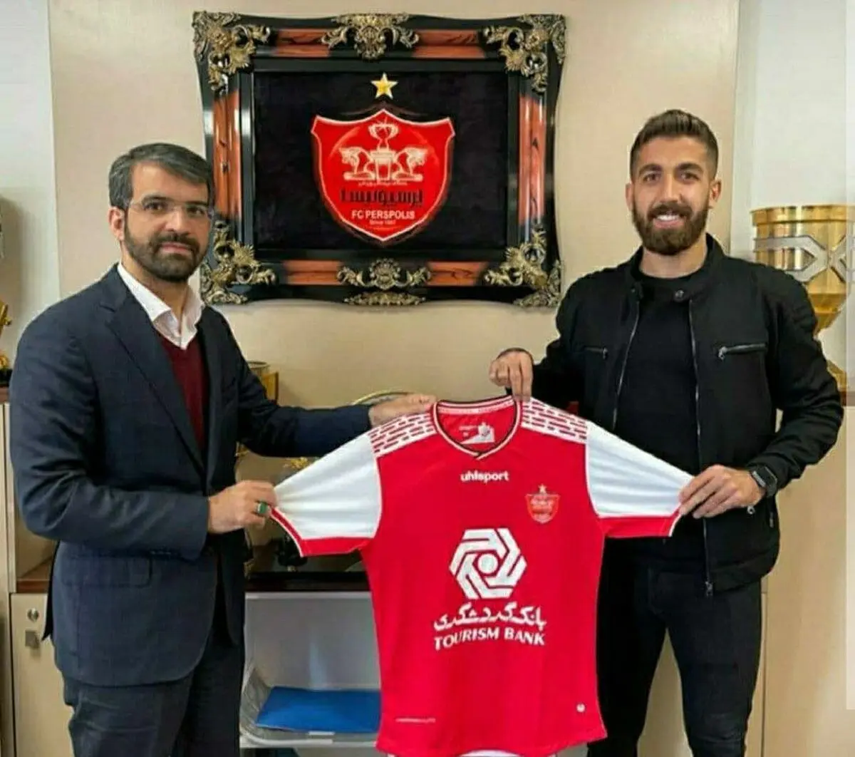 فرشاد فرجی حق شرکت در تمرینات پرسپولیس را ندارد