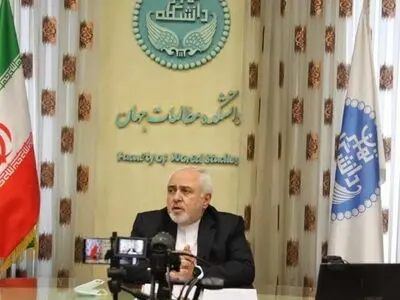 ظریف: احتکار الغرب للعلاقات الدولیة آخذ فی التراجع
