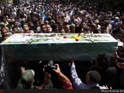  پیکر محیط بان پارک ملی بمو با حضور مردم و مسئولان در شهرستان ممسنی تشییع شد