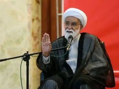هلال احمر مصداق بارز مسئله خدمت به دیگران در سیره عملی امام خمینی (ره) است