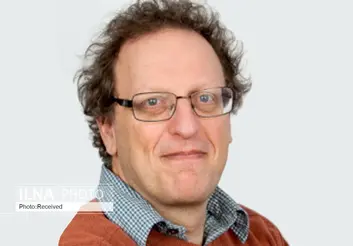 سیاستمداران بلدند مردم را فریب دهند/ بسیاری از دولت‌های دموکراتیک برای آنکه لوایح خود را از فیلتر مجلس بگذرانند، دروغ می‌گویند/ دست‌های کثیفی که خیرِ عمومی را برآورده می‌کنند بهترند یا حاکمان درستکار اما ناکارآمد؟