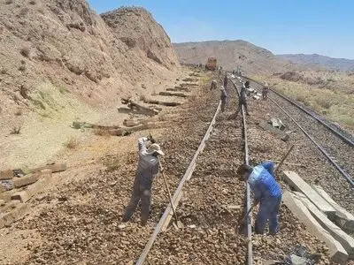 درخواست جمعی از کارگران محور ریلی بافق - زرند برای دریافت سنوات