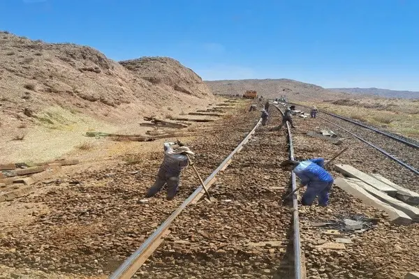 درخواست جمعی از کارگران محور ریلی بافق - زرند برای دریافت سنوات