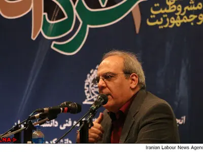 دولت زیر بار شکاف میان قدرت و مسئولیت نرود