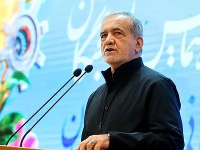 ریشه مشکلات ما فاصله گرفتن از کتاب است/ب ا کمک خیرین در حال مدرسه‌سازی هستیم