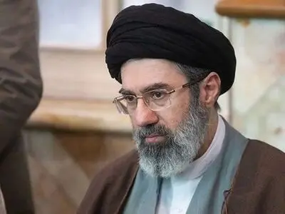 آیة الله السید مجتبى الخامنئی، القائد الجدید للثورة الاسلامیة.... سیرة ذاتیة