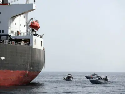 انفجار بناقلة نفط بریطانیة فی میناء جدة بالسعودیة