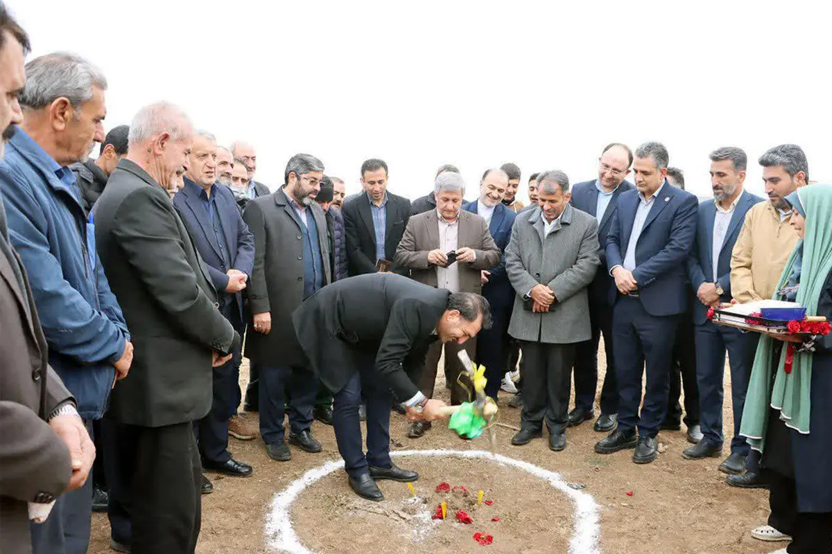 کلنگ احداث مدرسه 12 کلاسه در خرمدشت به زمین زده شد