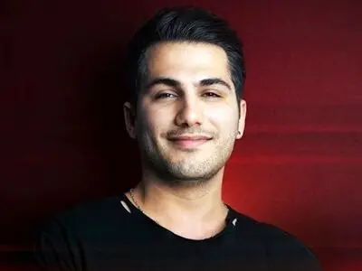خواننده لس‌آنجلسی به کشور بازگشت
