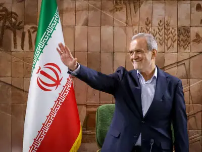 عزت ایران فروختنی نیست ؛ با وحدت مردم ،کشور را می سازیم نه با سازش با تهدید گران