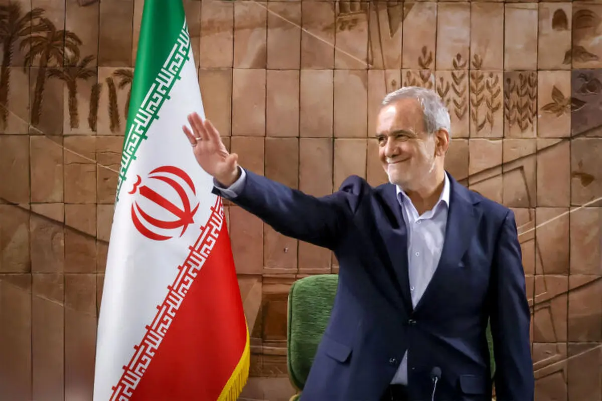 عزت ایران فروختنی نیست ؛ با وحدت مردم ،کشور را می سازیم نه با سازش با تهدید گران