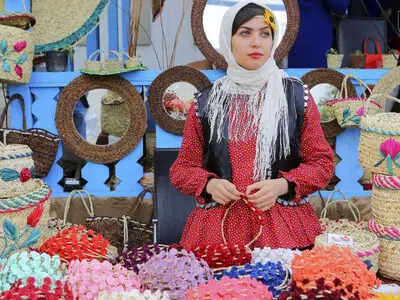 دسترسی زنان عشایر و روستایی به مجوزهای سلامت برای تولید محصولات آسان می‌شود
