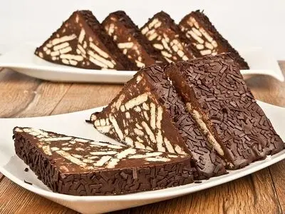 طرز تهیه کیک موزاییکی یخچالی