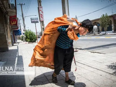 سکوتِ فراکسیونِ کارگری در برابر قوانین استثمارآفرین/ اتاق بازرگانی و مجلس انقلابی درحال درهم شکستنِ اساس انقلاب در حمایت از مستضعفان هستند/ تحقیر نیروی کار در کشور تمامی ندارد
