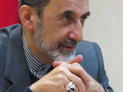 ولایتی: لن نسمح لأی اجنبی بزیارة مواقعنا العسکریة