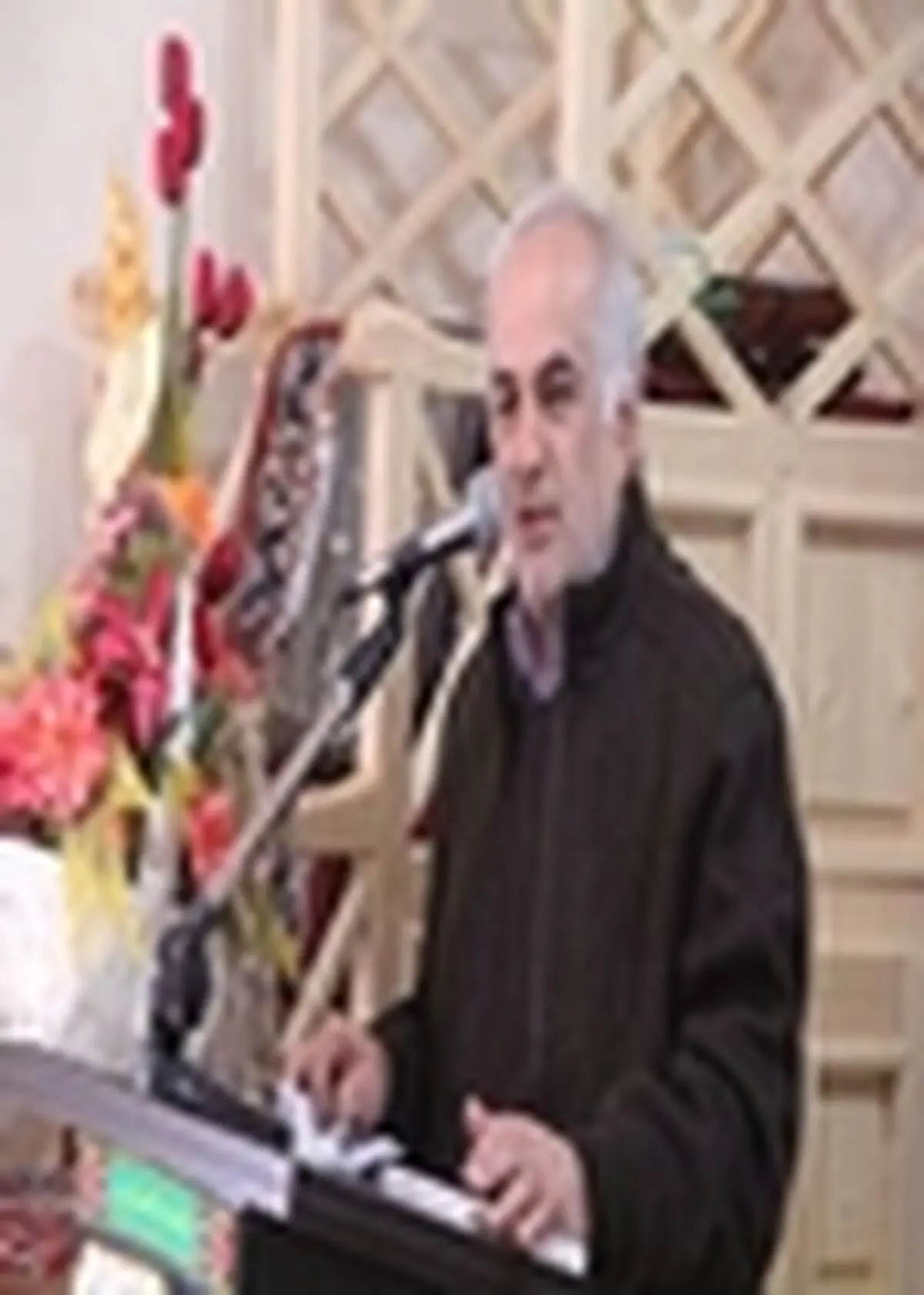 با بهره گیری از همه ظرفیت ها برای توسعه استان تلاش می کنیم