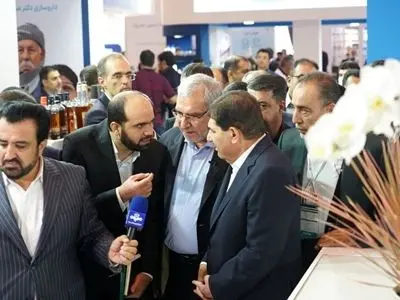 گفتوگو و دیدار معاون اول رئیس جمهور و وزیر بهداشت با تولیدکنندگان دارو