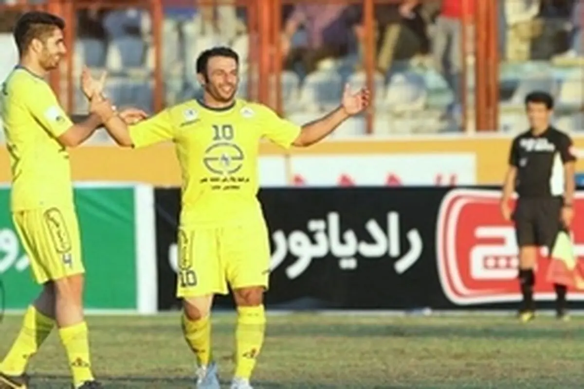 ثبت ششمین شکست به نام پرسپولیس / علیمنصور انتقام‌آبی‌ها را گرفت / نفت صدر را گرفت