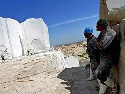 بخشی از مطالبات کارگران سنگ پاسارگاد پرداخت شد