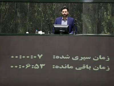 دولت نسبت به رفع انحصار در بازار خودرو اقدام کند