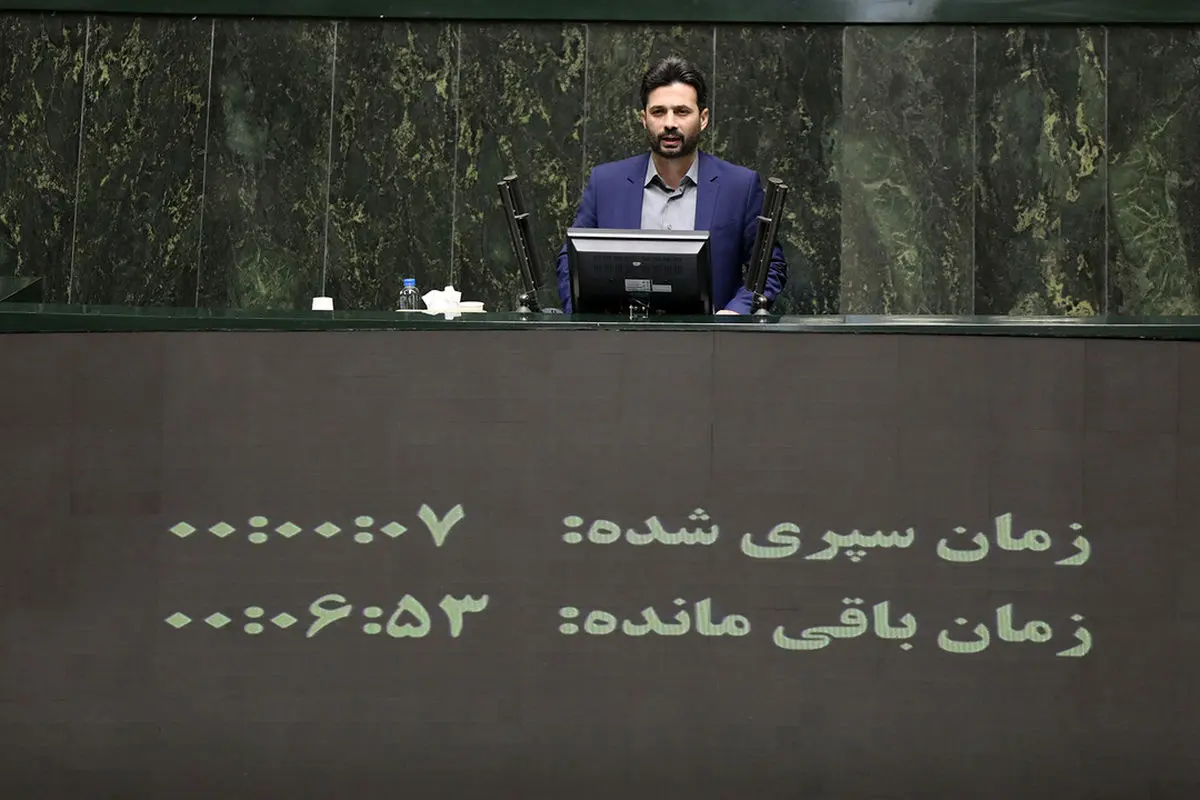 دولت نسبت به رفع انحصار در بازار خودرو اقدام کند