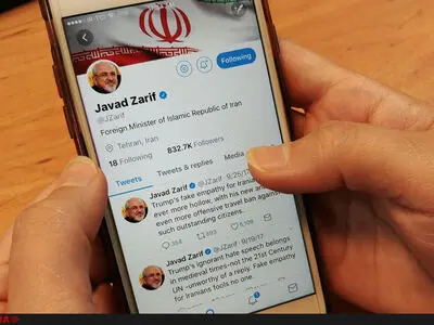 ظریف: قبل از هر توییت با افراد زیادی مشورت می‌کنم