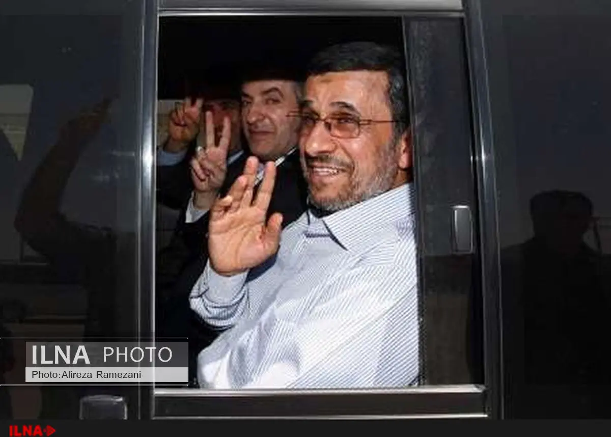 وقتی مخالفان احمدی‌نژاد به او کمک می‌کنند