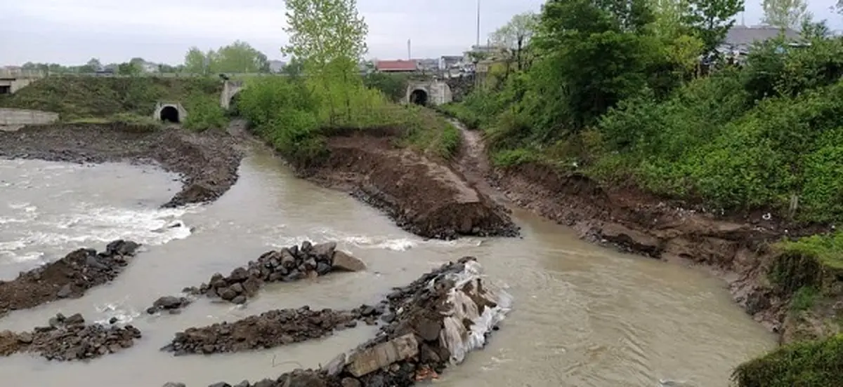 بازسازی چهار شاخه سردهنه مجاور هم در رودخانه شفارود رضوانشهر