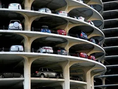 تهران ۲۴ پارکینگ طبقاتی عمومی دارد 