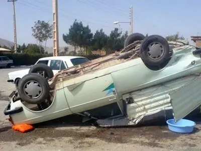 واژگونی وانت پیکان جان راننده را گرفت