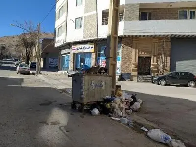 معوقات مزدی کارگران شهرداری بیجار/ زباله‌ها جمع‌آوری نشد 