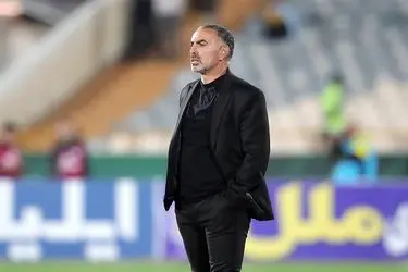 فکری: به بازیکنانم اعتماد دارم و محکم ایستاده‌ام