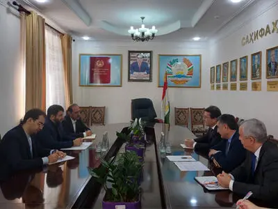 همکاری ایران و تاجیکستان بر سر  مسائل خدمات اجتماعی/ بیش از ۴۰ درصد داروها در شرکت‌های وابسته به وزارت کار تولید می‌شوند 