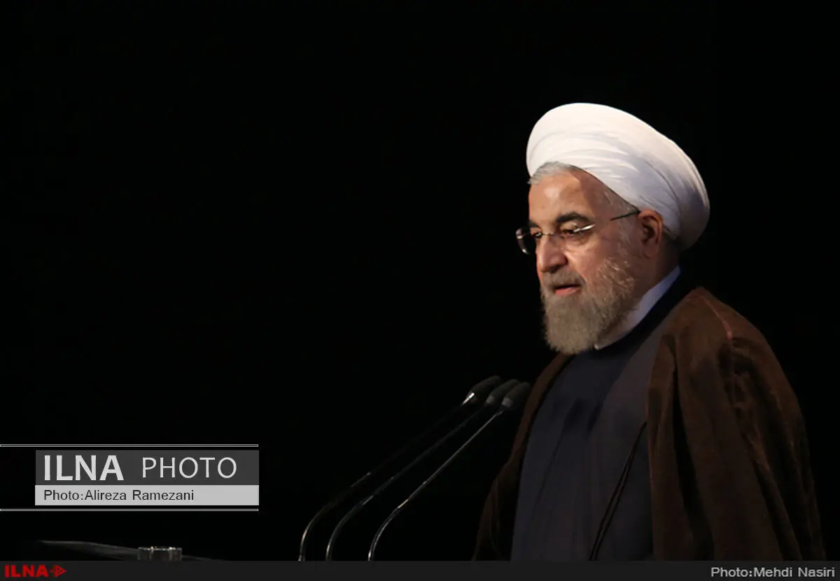 بازدید روحانی از نمایشگاه عملکرد دولت در رفع مشکلات حاشیه‌نشینی مشهد