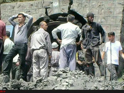 تحویل ۲۰ جسد قربانیان حادثه معدن گلستان به خانواده‌‌ها‌یشان/ برای شناسایی یکی از اجساد در انتظار نتیجه آزمایش DNA هستیم