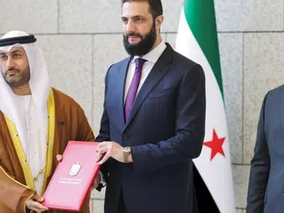 تقدیم استوارنامه سفیر امارات به رئیس‌جمهوری موقت سوریه